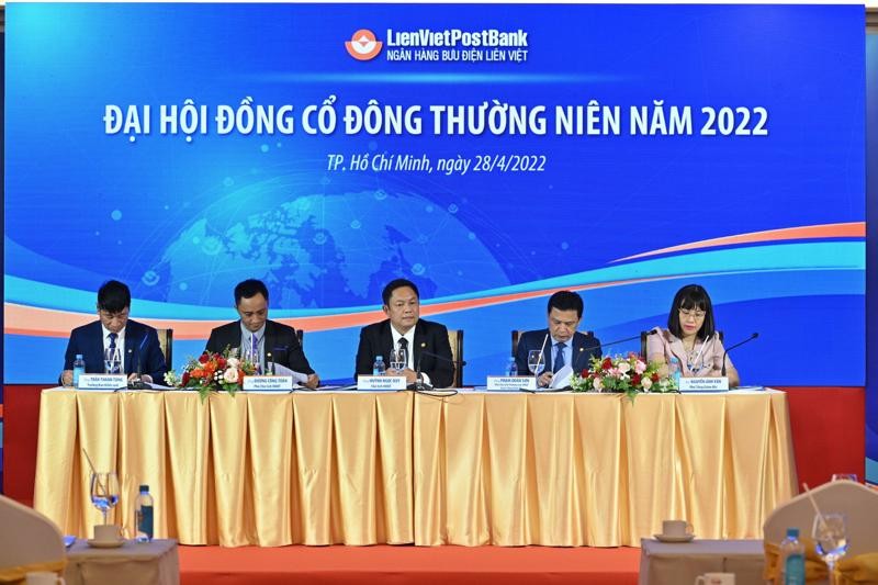 
Đại hội đồng cổ đông thường niên 2022 của Ngân hàng Bưu điện Liên Việt - LienVietPostBank đã diễn ra vào chiều ngày 28/4 một cách thành công tốt đẹp
