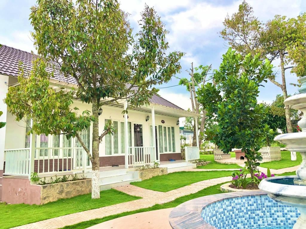 
Ấn tượng đầu tiên khi đến với homestay Hoàng Đình chính là phong cách thiết kế tinh tế
