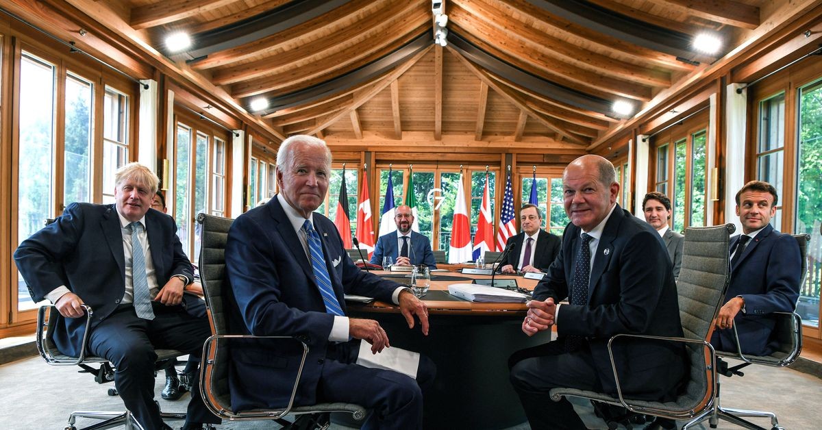 
Các lãnh đạo G7 tham dự hội nghị thượng đỉnh ở Đức, ngày 26/6. Ảnh: Reuters.

