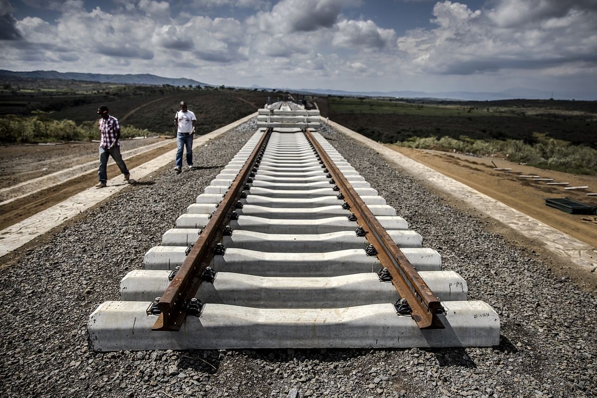 
Một tuyến đường sắt được xây dựng thuộc Sáng kiến Vành Đai Con đường của Trung Quốc. Ảnh: NY Times
