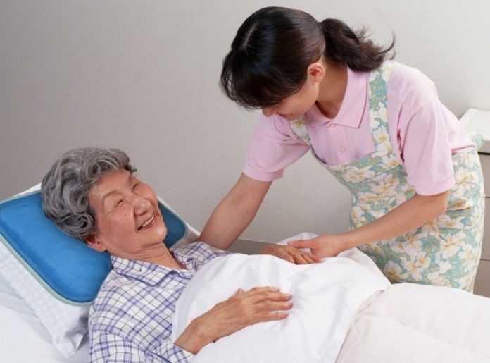 Sau khi tiểu phẫu, người bệnh nên chú ý những dấu hiệu khác thường