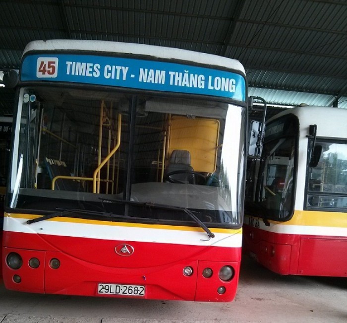 
Thời gian gần đây, sản lượng hành khách dịch vụ vận tải khách công cộng bằng xe buýt tại Hà Nội cũng sụt giảm trầm trọng
