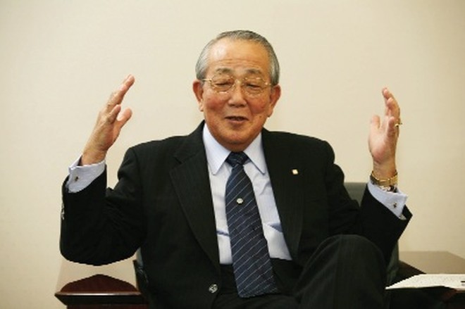 
Kazuo Inamori 78 tuổi mới đảm nhiệm vị trí Chủ tịch công ty JAL, giúp công ty này thoát khỏi bờ vực phá sản
