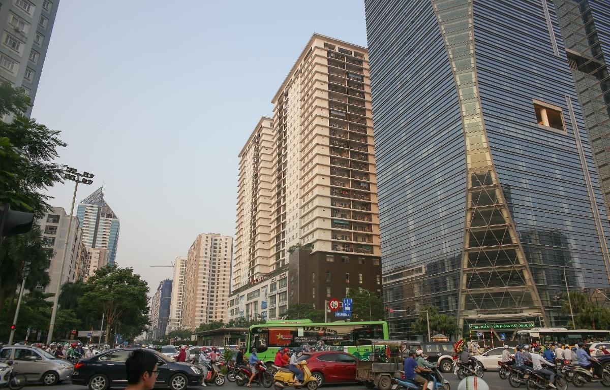 
Con đường Lê Văn Lương thường xuyên tắc đường do mật độ dự án quá dày đặc.
