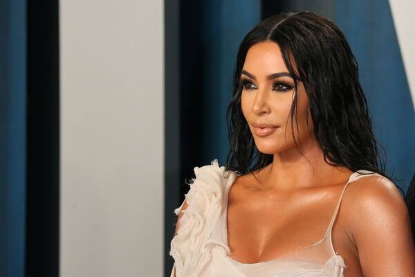 
Ngôi sao Kim Kardashian từng bị chỉ trích vì quảng cáo coin rác
