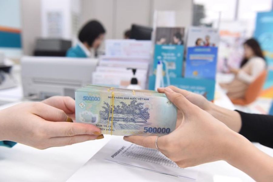 Nhiều ngân hàng từ chối cho khách vay với lý do hết room tín dụng