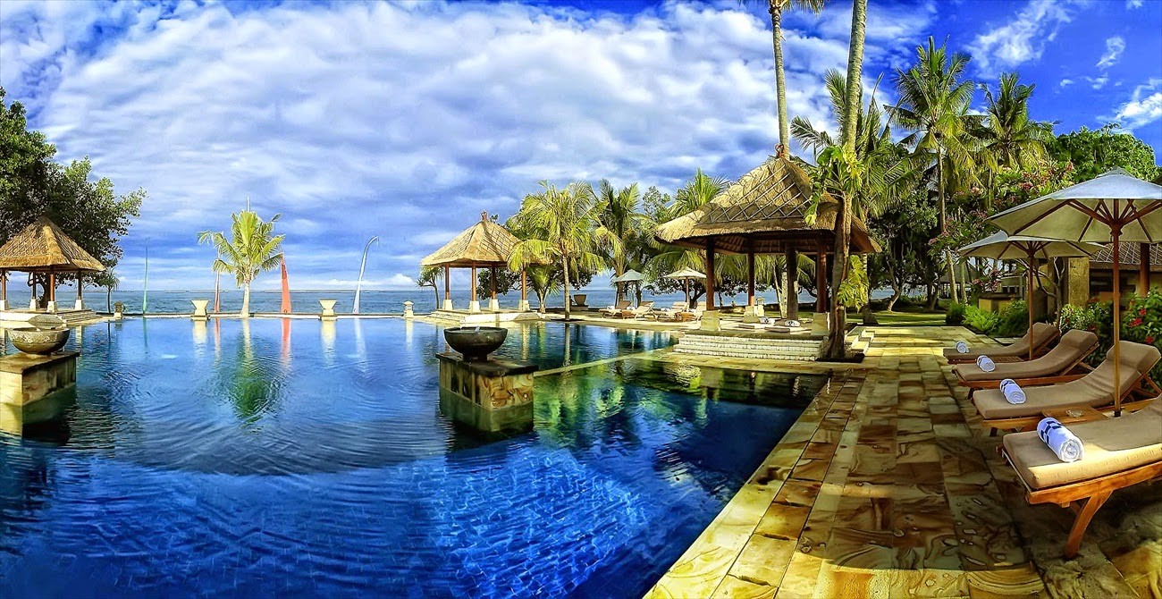 Bất động sản nghỉ dưỡng là loại hình bất động sản đã phát triển lâu đời ở nhiều quốc gia trên thế giới nhưng mới nổi ở Việt Nam trong ít năm trở lại đây lĩnh vực này vẫn còn khá mới và đang phải "chờ thời"
