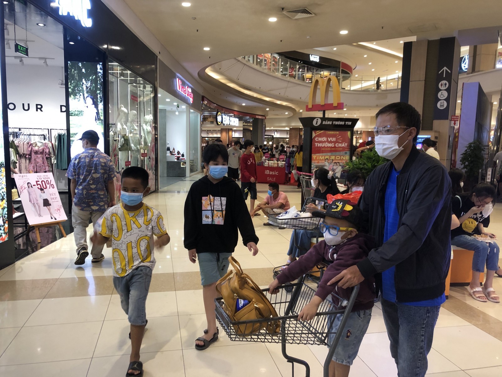 Nhu cầu mua sắm của người dân trở lại rất cao