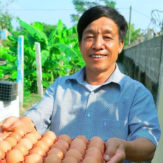 
Ông Phạm Văn Tràng sinh ra trong một gia đình thuần nông nghèo khó

