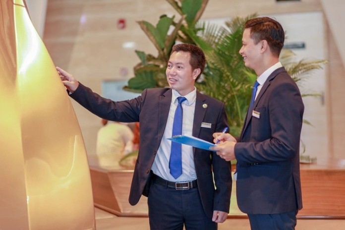 
Học hỏi người đi trước sẽ giúp bạn đạt đến mục tiêu trở thành businessman giỏi
