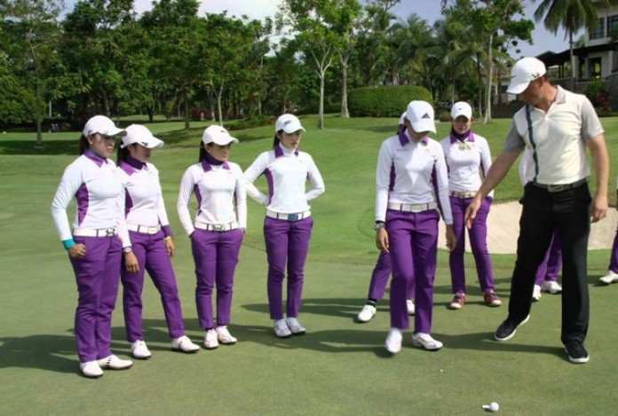 
Chăm sóc khách khi chơi golf

