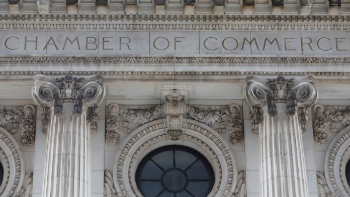 Chamber of commerce có nghĩa là “Phòng thương mại”