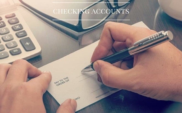 
Checking account là gì và các thuật ngữ liên quan
