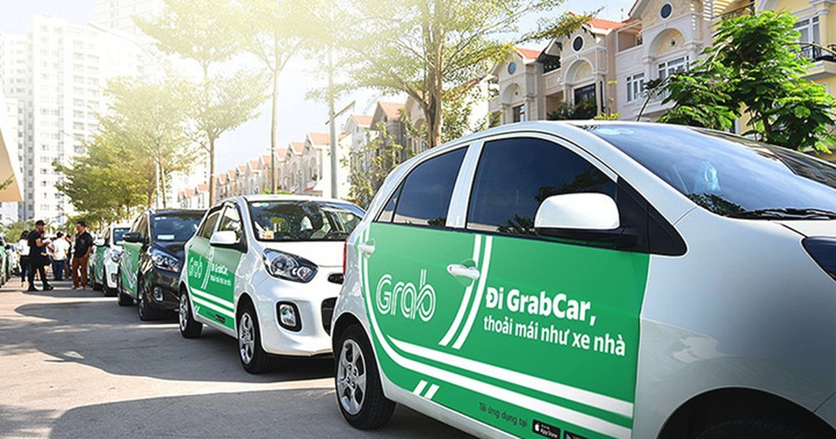 
Tháng 2/2014, Grab chính thức thâm nhập thị trường Việt Nam với tên gọi GrabTaxi thông qua sự ra đời của Công ty TNHH GrabTaxi (GrabTaxi)
