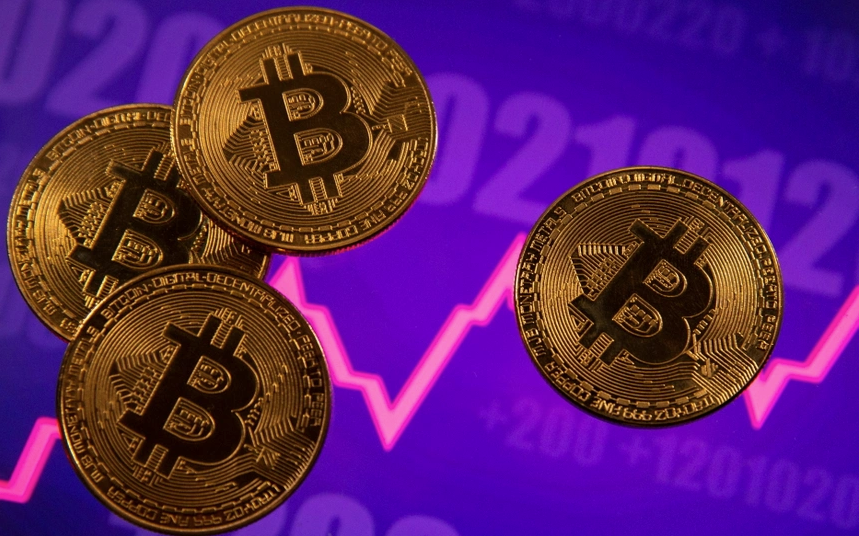 
Ngành công nghiệp tiền điện tử chao đảo khi giá Bitcoin và những loại tiền kỹ thuật số khác lao dốc. Ảnh: Reuters
