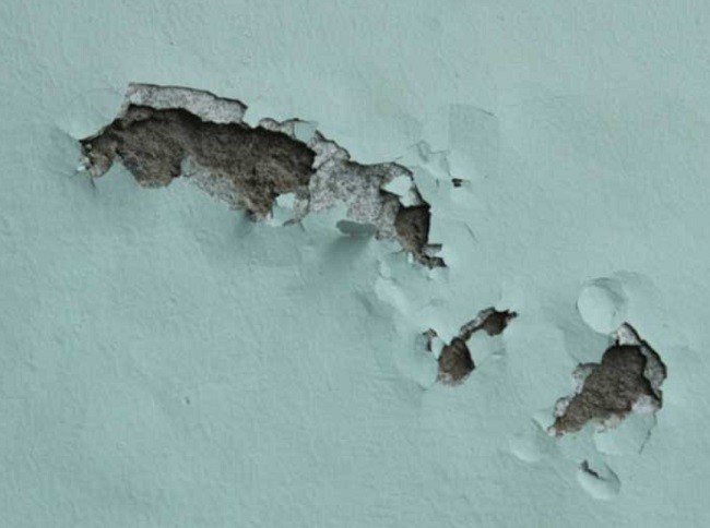 Xử lý hiện tượng tường bị bong tróc quá nhiều 