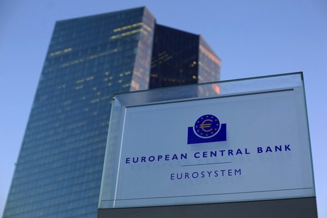 
ECB quyết định tăng lãi suất lần đầu tiên sau 11 năm nhằm ngăn chặn lạm phát tăng cao và kéo dài&nbsp;
