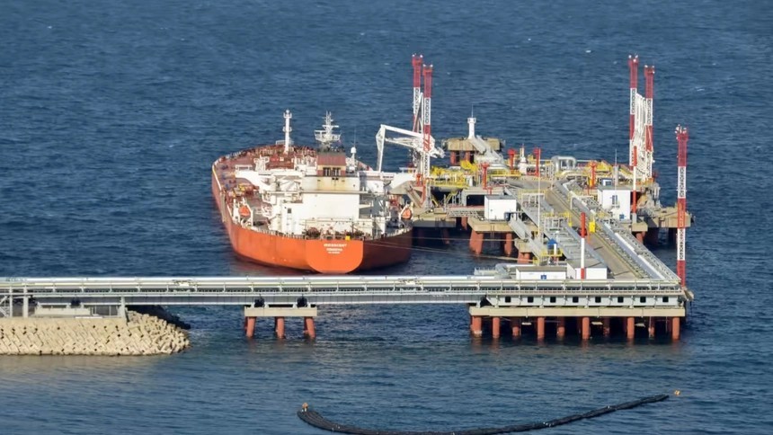 
Một tàu chở dầu Nga tại cảng Transneft ở vùng Viễn Đông, Nga. Ảnh: Reuters
