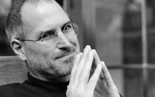 
Steve Jobs quay lại chèo lái Apple
