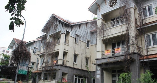 
Giá bán sơ cấp loại hình nhà liền thổ ở khu vực Hà Nội, TP HCM và các tỉnh lân cận tăng mạnh
