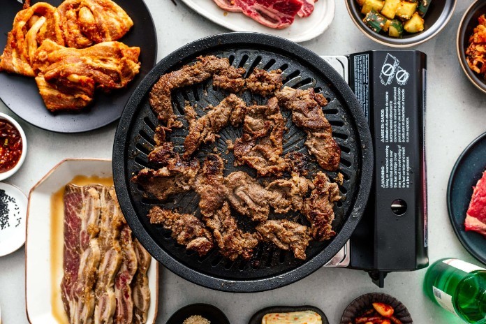 
Bulgogi là gì? - Mặc dù Hàn Quốc nổi tiếng với các món nướng nhưng nguồn gốc của Bulgogi là từ Triều Tiên
