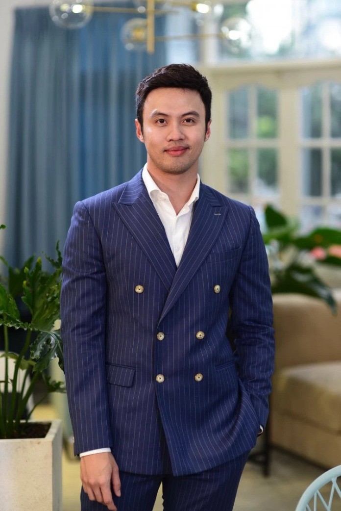 Anh dần lấn sân sang lĩnh vực công nghệ, bất động sản và đạt được thành công đáng kinh ngạc
