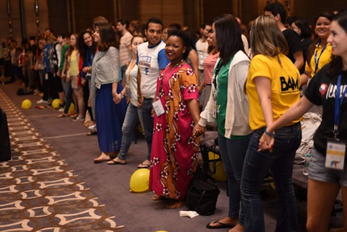 Chọn ra các sinh viên từ 7 quốc gia khác nhau để tham gia vào chương trình của AIESEC