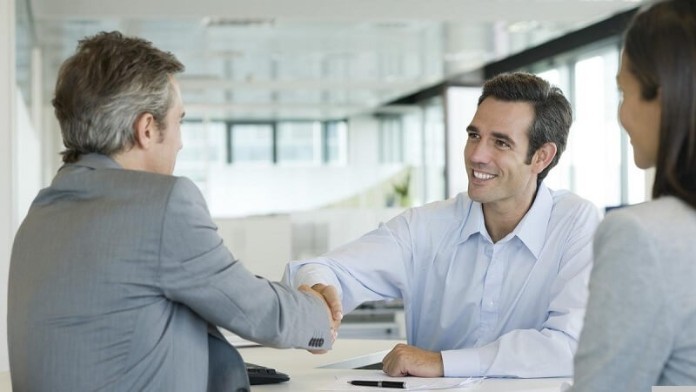 
Trở thành một banker sẽ giúp bạn tăng khả năng tư duy và phán đoán&nbsp;

