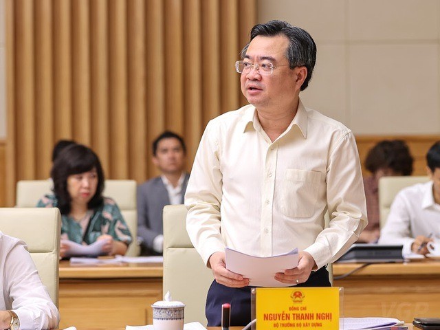 
Bộ trưởng Xây dựng Nguyễn Thanh Nghị báo cáo tóm tắt về triển khai thực hiện và đề xuất giải pháp thúc đẩy chính sách hỗ trợ nhà ở xã hội, nhà ở cho công nhân.
