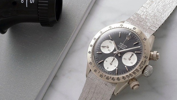 
Chiếc đồng hồ Rolex Daytona vàng trắng cổ điển được mệnh danh là The Unicorn đã thu về 8,8 triệu USD trong một cuộc đấu giá vào năm 2018
