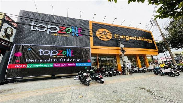 
Tính đến thời điểm cuối tháng 6, số lượng cửa hàng của TopZone đã tăng lên con số 50 và trải dài trên khắp toàn quốc
