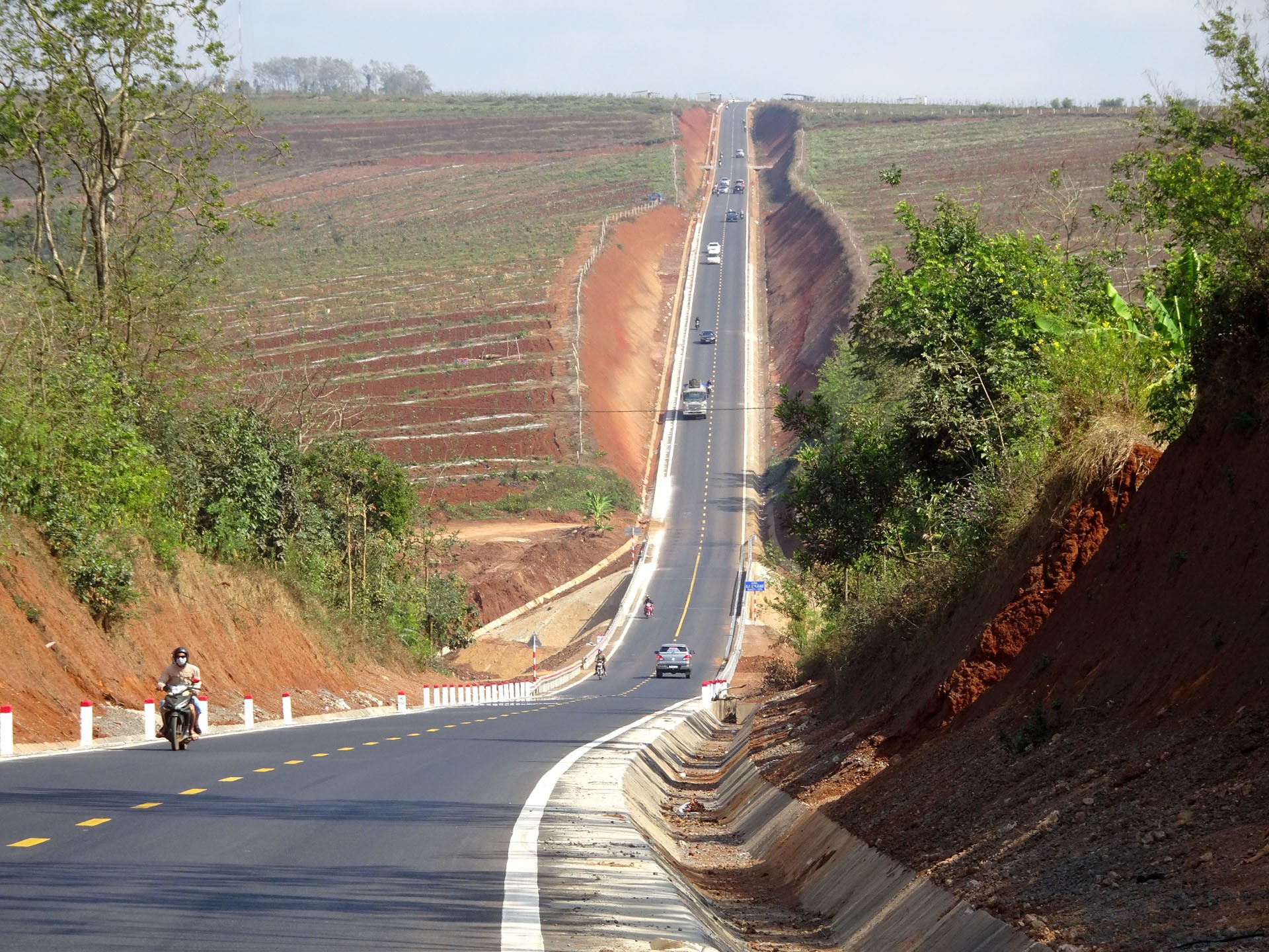 
Các tỉnh, thành Tây Nguyên gặp nhiều trở ngại về giao thương do hạ tầng chưa phát triển
