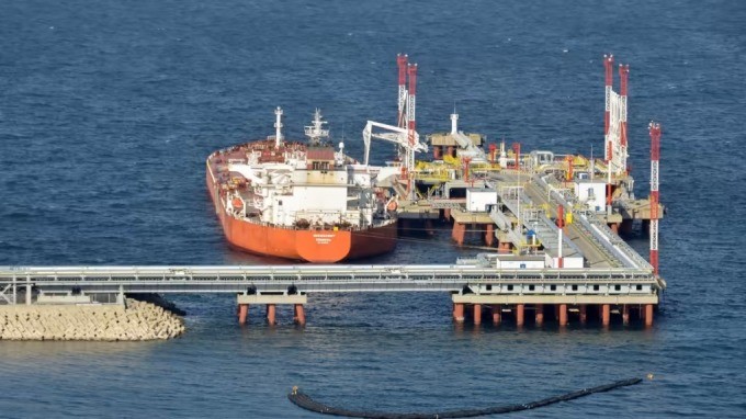 
Một tàu chở dầu cập cảng Transneft-Kozmino ở vùng viễn đông nước Nga. Ảnh: Reuters

