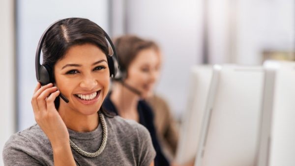 
Trong tiếng anh, chăm sóc khách hàng được gọi là “customer care”.
