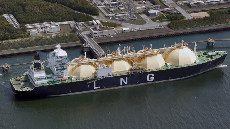 
Một cảnh nhập khẩu khí hóa lỏng (LNG) tại Nhật Bản. Ảnh: Nikkei
