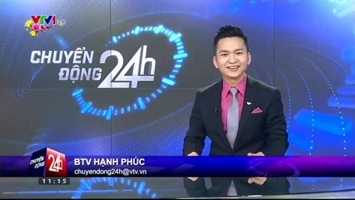 Biên tập viên Hạnh Phúc trong chương trình Chuyển động 24h