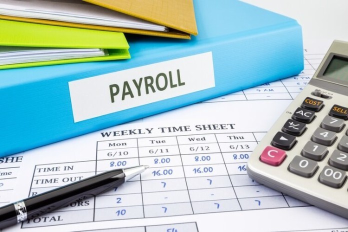Thống kê các khoản phí cần chi trả tiền lương cho nhân viên là một trong những chức năng của Payroll là gì