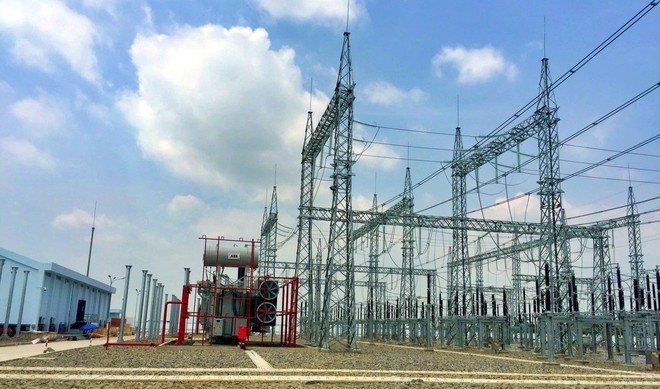 
Trong mảng xây lắp điện, PC1 đã thực hiện các dự án đường dây 220 kV, 500 kV khắp các tỉnh Bắc - Trung - Nam. Đối với lĩnh vực đầu tư năng lượng, PC1 đã vận hành thành công 7 nhà máy thủy điện có tổng công suất là 170MW với tổng mức đầu tư là 5.000 tỷ đồng
