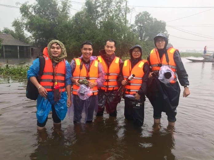 
Phóng viên là người phải chịu được gian khổ, vất vả
