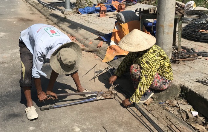 
Nghề thợ hồ chủ yếu là làm việc tay chân
