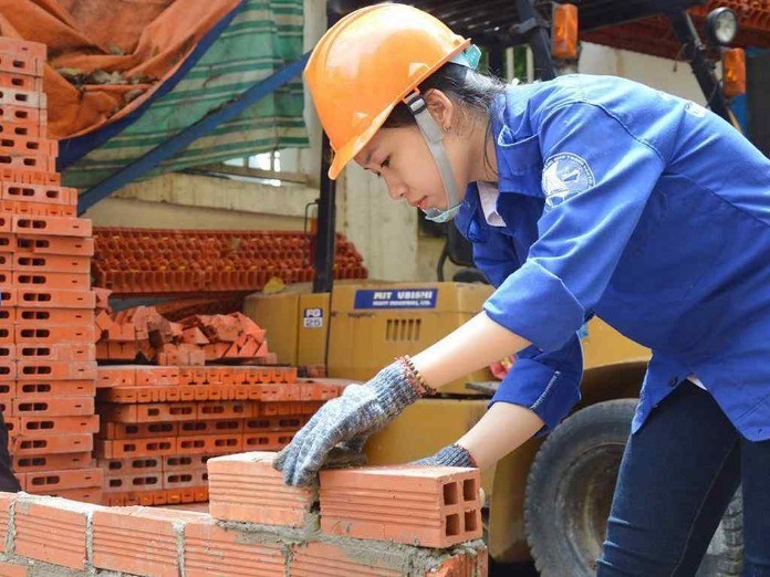 
Nghề thợ hồ chỉ có yêu cầu quan trọng nhất đó chính là có sức khỏe tốt
