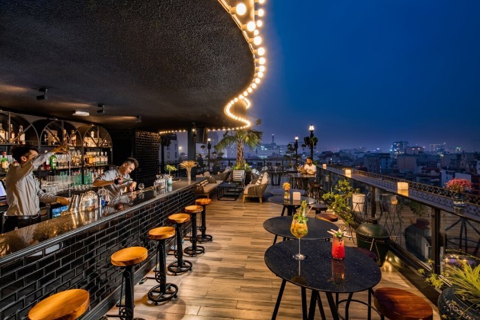 
Rooftop bar sang trọng và đẳng cấp
