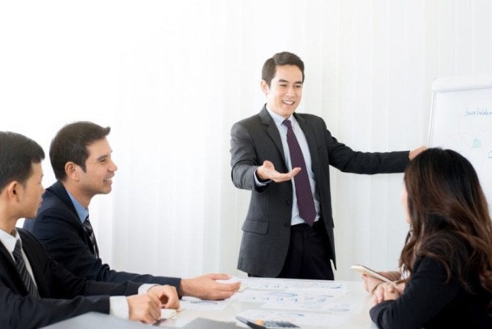 
Khi đưa ra quyết định có chiều sâu, bạn cần họp bàn để chọn phương án tốt nhất
