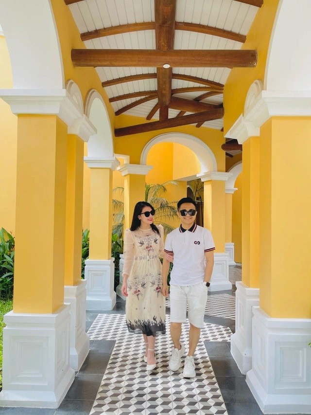 
Anh Trung và vợ trong những chuyến du lịch
