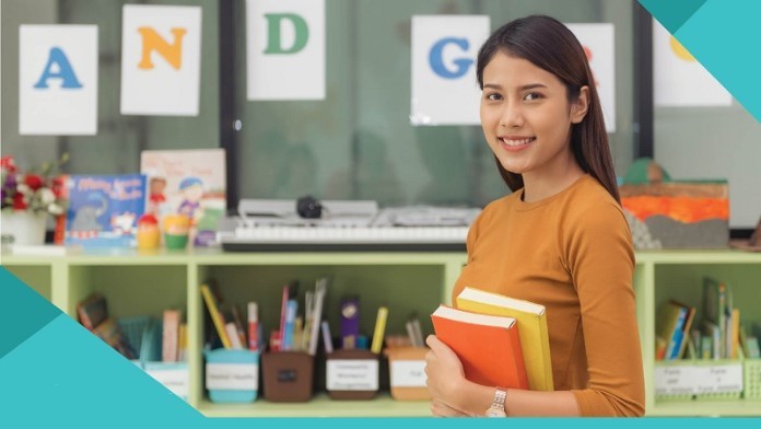 Tầm quan trọng của sáng kiến phục vụ trong công việc và cộng đồng là gì?