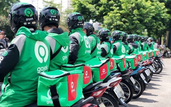 
Phía Gojek cho biết, tương ứng với mức tăng trưởng về doanh số của nhà hàng thì trong nửa đầu năm 2022, lượng người dùng đặt món ở trên nền tảng GoFood đã tăng 66% so với cùng kỳ năm 2021
