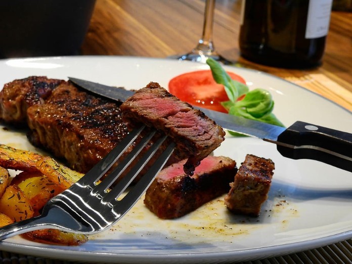 
Các quy tắc dùng steak chuẩn Châu Âu là gì?
