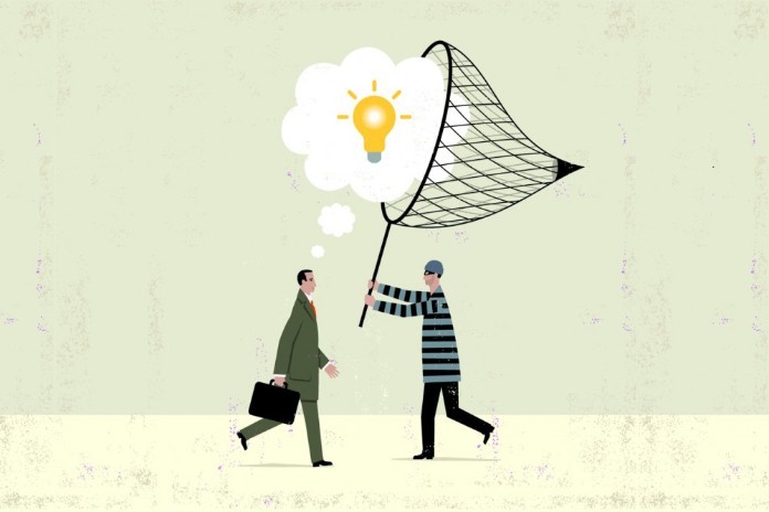 
Tác giả sẽ có quyền sở hữu, quyết định mọi vấn đề đối với tác phẩm mình sáng tạo ra
