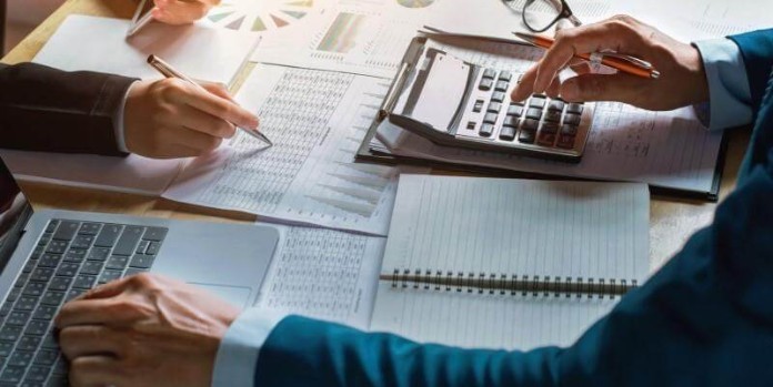 
Trung bình trọng số thường được sử dụng trong việc tính toán điểm số cho sinh viên
