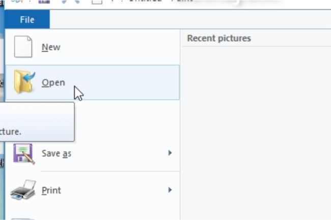 Chọn File và chọn Open để mở ảnh